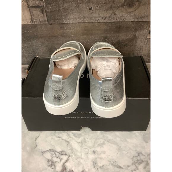 Vionic Womens 6 Silver Leather Uptown Loafer Slip On Shoes Casual Comfort LB7-25 - Picture 6 of 9